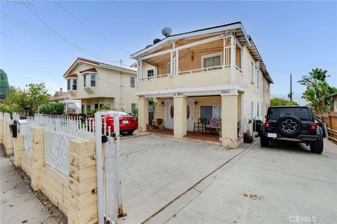 Photo of 1916 W Avenue 30 Ave, Los Angeles, CA 90065 (MLS # GD25250522)