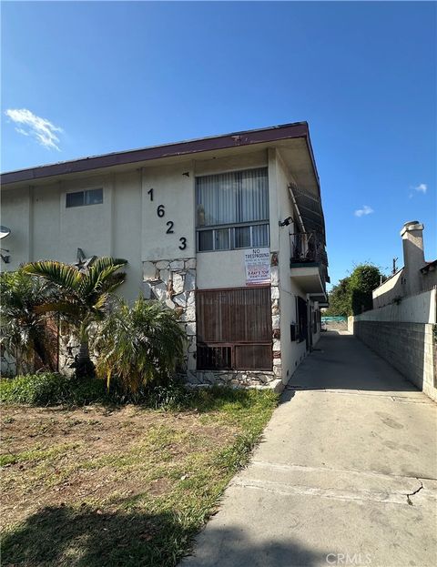 Photo of 1623 W 80th St #5, Los Angeles, CA 90047 (MLS # SB26092761)
