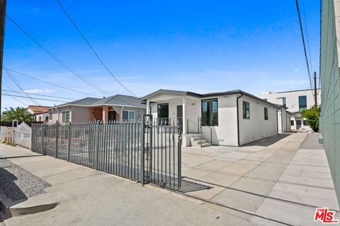 Photo of 2617 Carmona Avenue, Los Angeles, CA 90016 (MLS # 26764499)