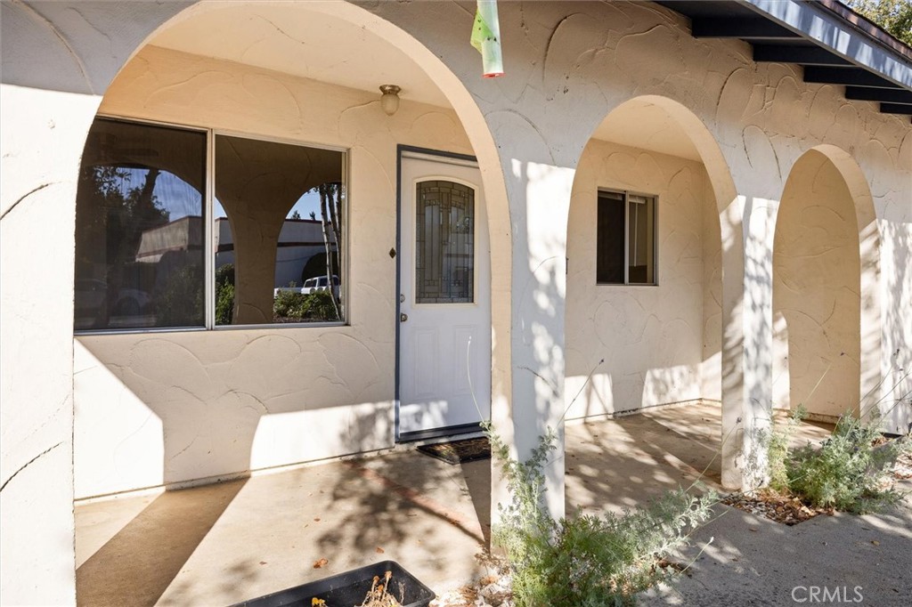 Discover this move-in ready, single-level 3 bedroom, 2 bath free-standing condo offering both comfort and convenience. Tucked away on Atascadero’s desirable northwest side, this home is close to Highway 41, downtown, and the scenic Atascadero Lake Park.
Step inside to find new vinyl plank flooring flowing through the living room, kitchen, and family room. A spacious back family room features an impressive fireplace, perfect for cozy evenings or entertaining. The kitchen is equipped with a gas range, while the attached one-car garage offers both gas and electric dryer hookups for added flexibility.
With no HOA fees, this property is a fantastic opportunity for first-time buyers or savvy investors looking for a move-in ready rental.