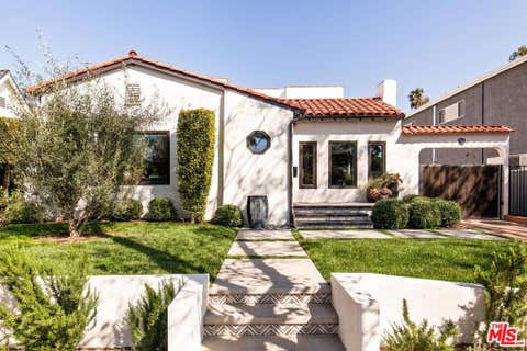 Photo of 746 N MANSFIELD Avenue, Los Angeles, CA 90038 (MLS # 26853553)