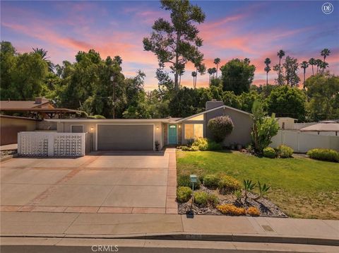 Photo of 2906 Berkeley RD, Riverside, CA 92506 (MLS # IV26149915)