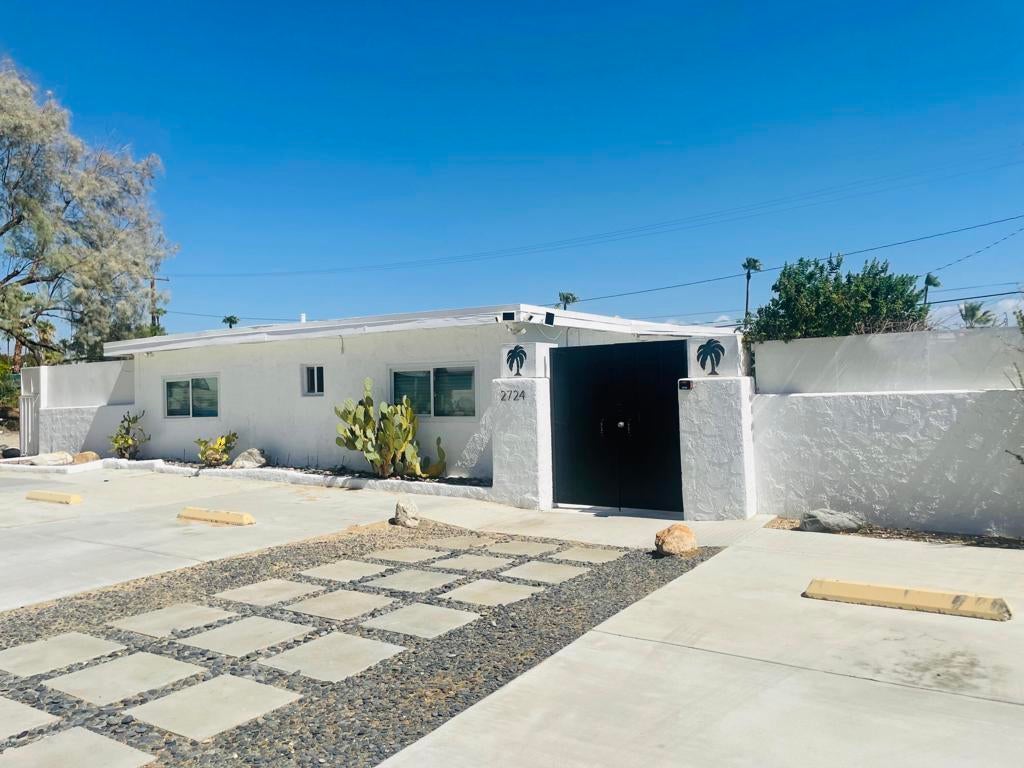 2724 N Junipero Avenue