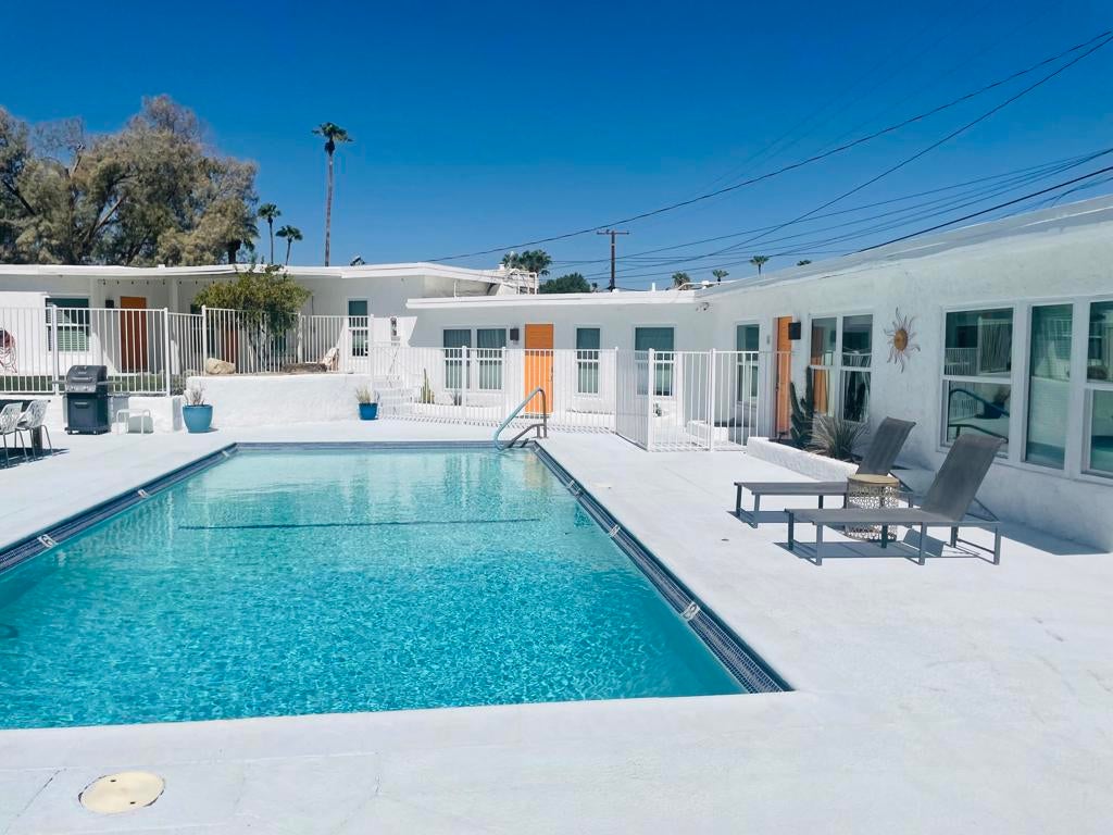 2724 N Junipero Avenue