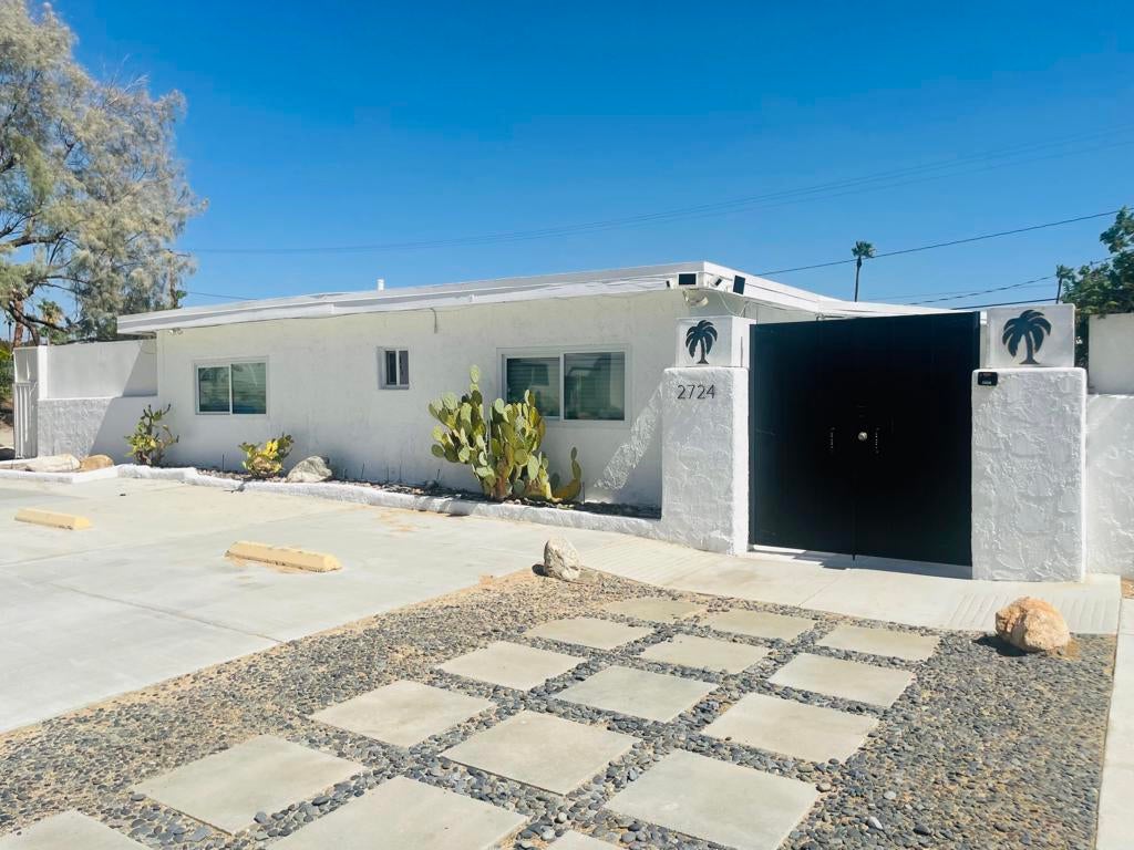 2724 N Junipero Avenue