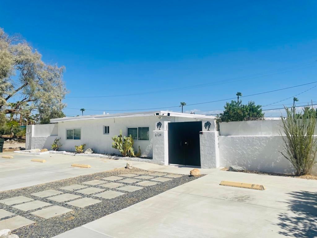 2724 N Junipero Avenue