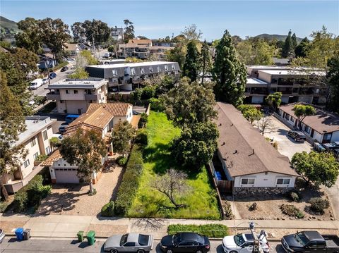 Tiny photo for 879 Walnut Street, San Luis Obispo, CA 93401 (MLS # AR26159820)