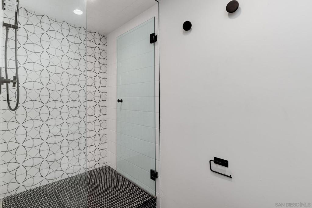 Downtown - Residential Income