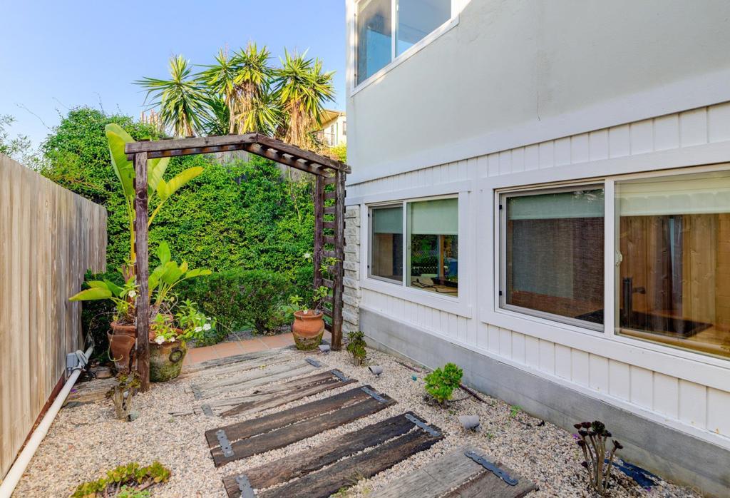 Downtown - Residential Income