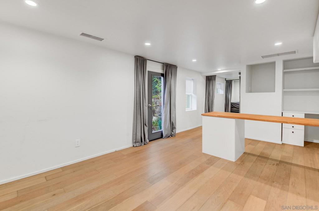 Downtown - Residential Income