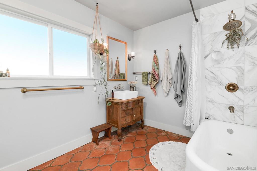 Downtown - Residential Income