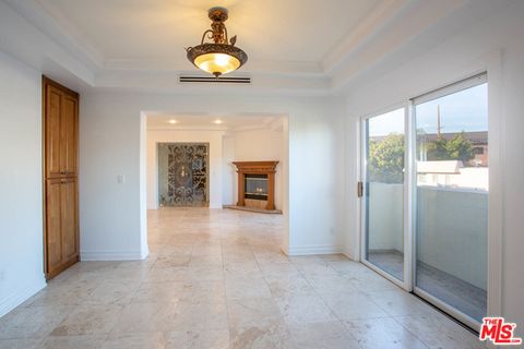 Tiny photo for 871 GRANVILLE Avenue #301, Los Angeles, CA 90049 (MLS # 25612913)