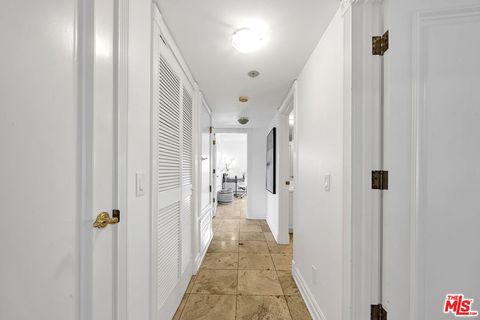 Tiny photo for 871 GRANVILLE Avenue #301, Los Angeles, CA 90049 (MLS # 25612913)