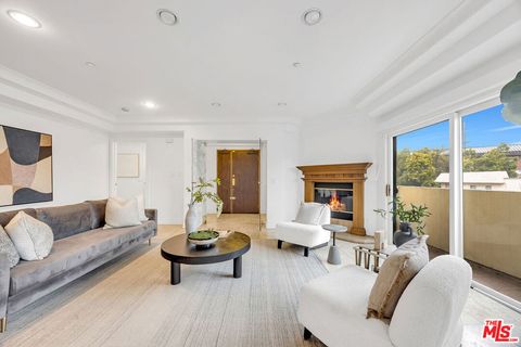 Tiny photo for 871 GRANVILLE Avenue #301, Los Angeles, CA 90049 (MLS # 25612913)