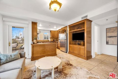 Tiny photo for 871 GRANVILLE Avenue #301, Los Angeles, CA 90049 (MLS # 25612913)