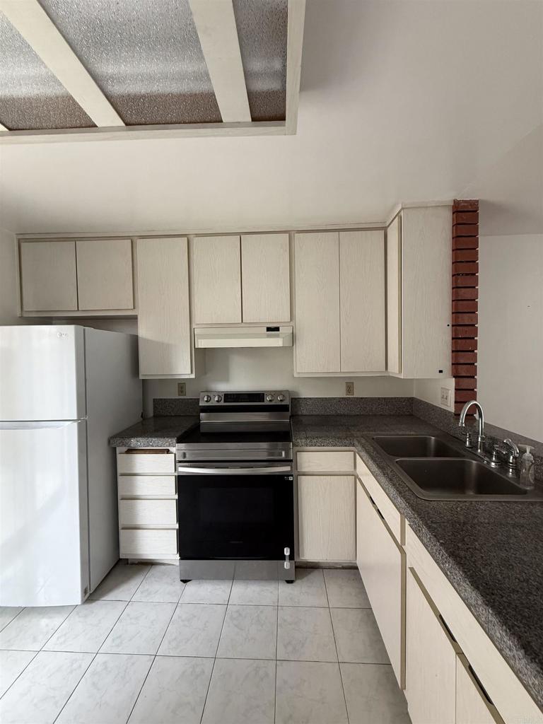 6504 Bell Bluff Avenue