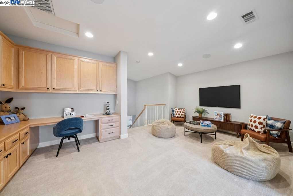 CRYSTYL RANCH - Residential