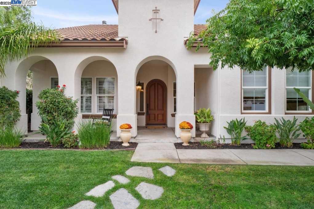 CRYSTYL RANCH - Residential