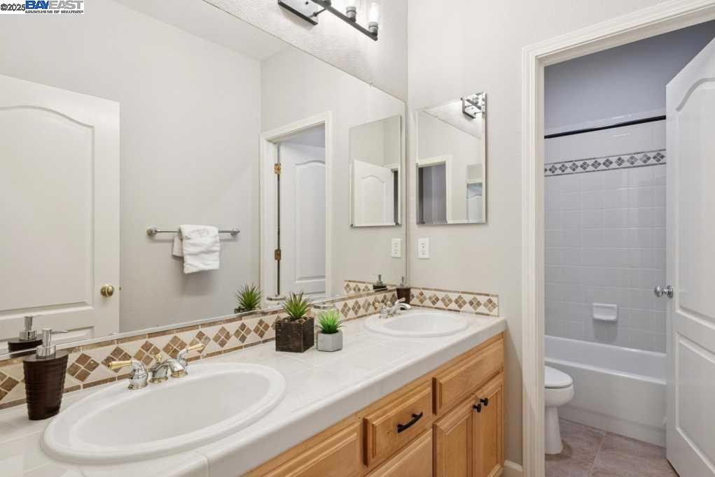 CRYSTYL RANCH - Residential