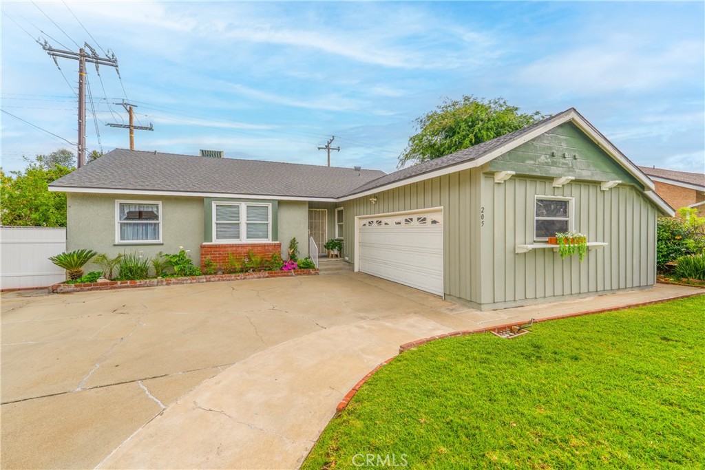 205 W Oakmont Drive