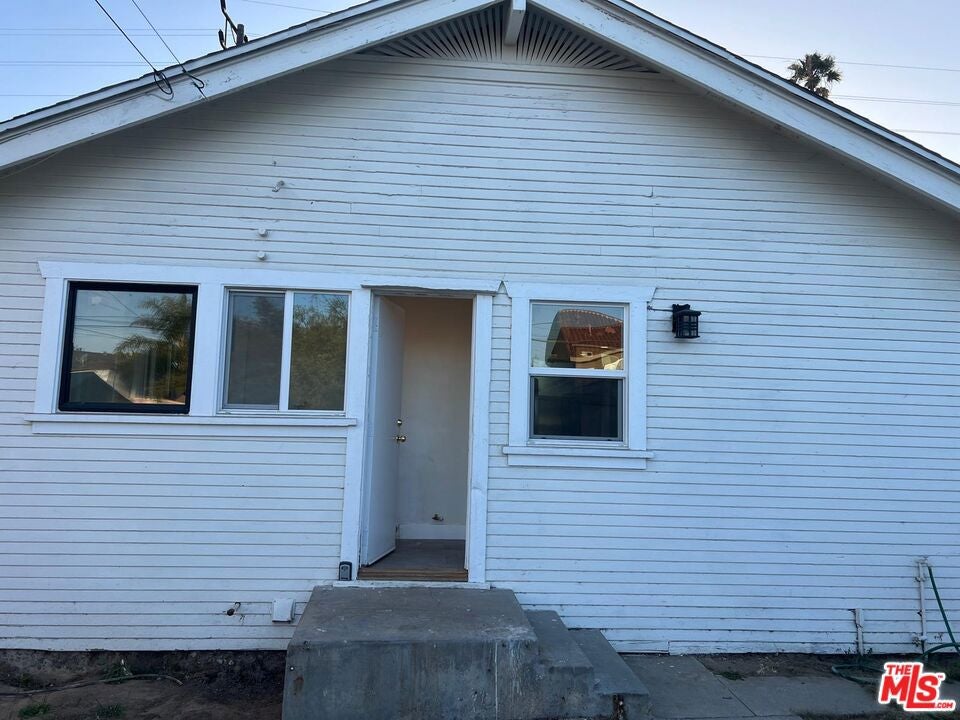 1028 Broad Avenue