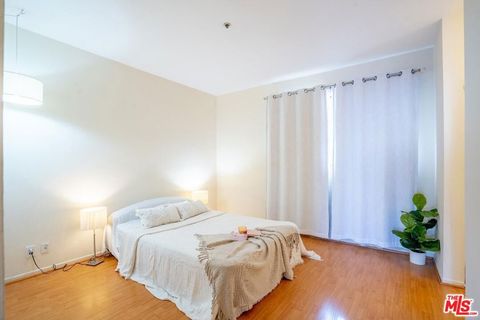 Properties 15 533 S St Andrews Place 220 Los Angeles CA 90020