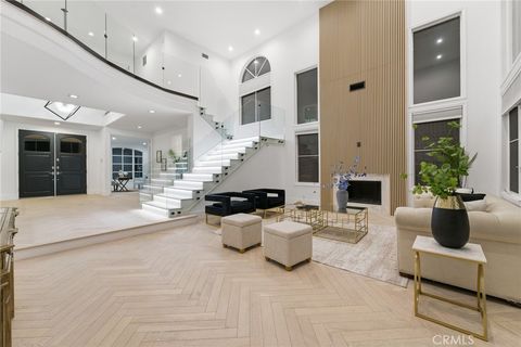 Tiny photo for 7612 Carmenita LN, West Hills, CA 91304 (MLS # SR26099585)