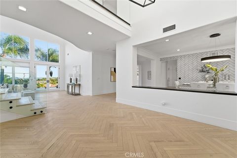Tiny photo for 7612 Carmenita LN, West Hills, CA 91304 (MLS # SR26099585)