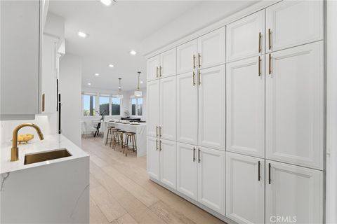 Tiny photo for 7612 Carmenita LN, West Hills, CA 91304 (MLS # SR26099585)
