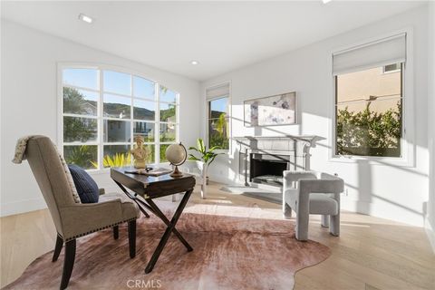 Tiny photo for 7612 Carmenita LN, West Hills, CA 91304 (MLS # SR26099585)