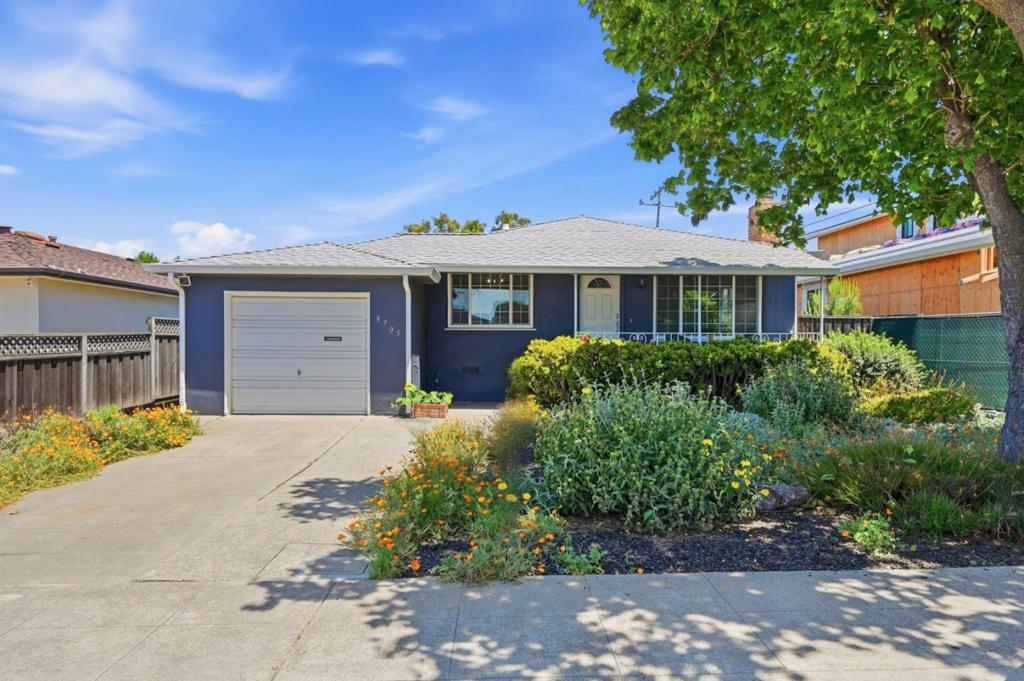 3705 Pasadena Drive