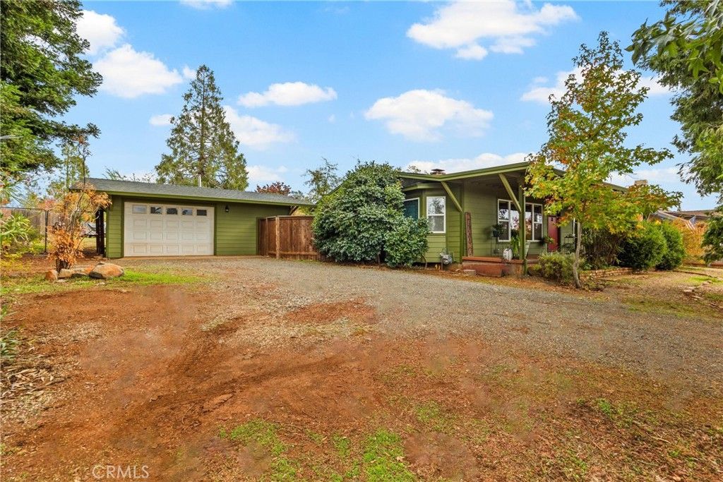 Photo of 5416 Foster Rd, Paradise, CA 95969 (MLS # SN25244028)