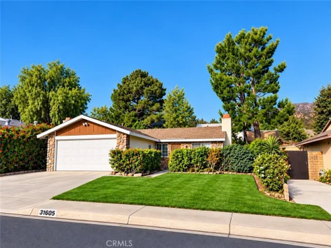 MLS: SR26210313
