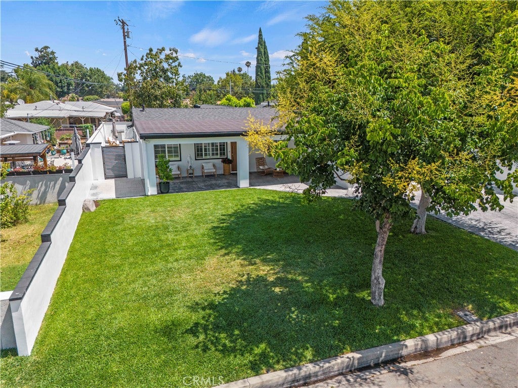 1027 W El Dorado