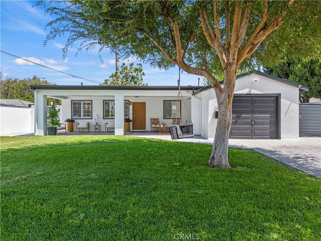 1027 W El Dorado