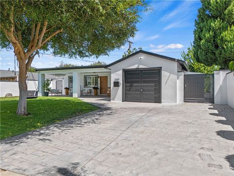 Photo of 1027 W El Dorado ST, West Covina, CA 91790 (MLS # SR26136822)