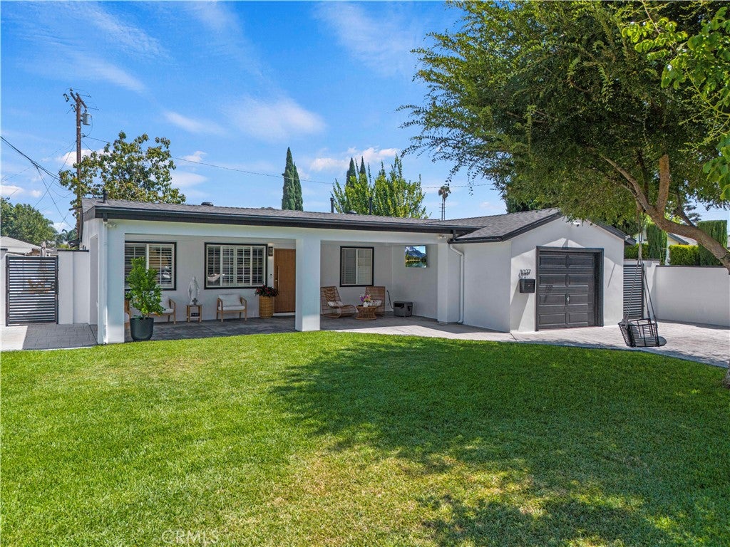 1027 W El Dorado