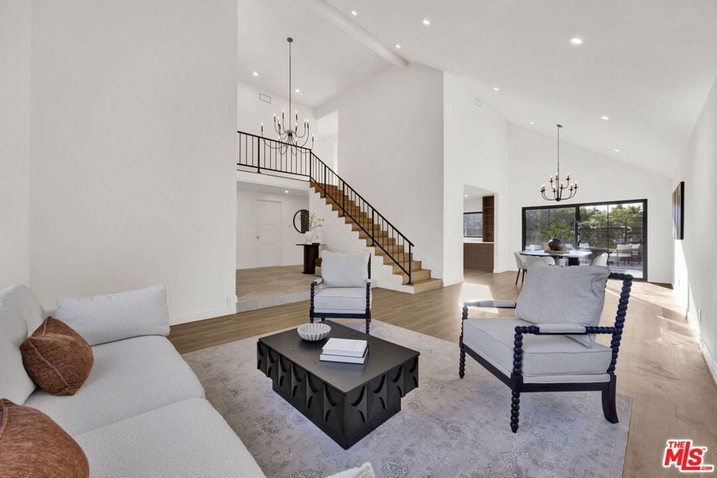 8815 Sari Avenue