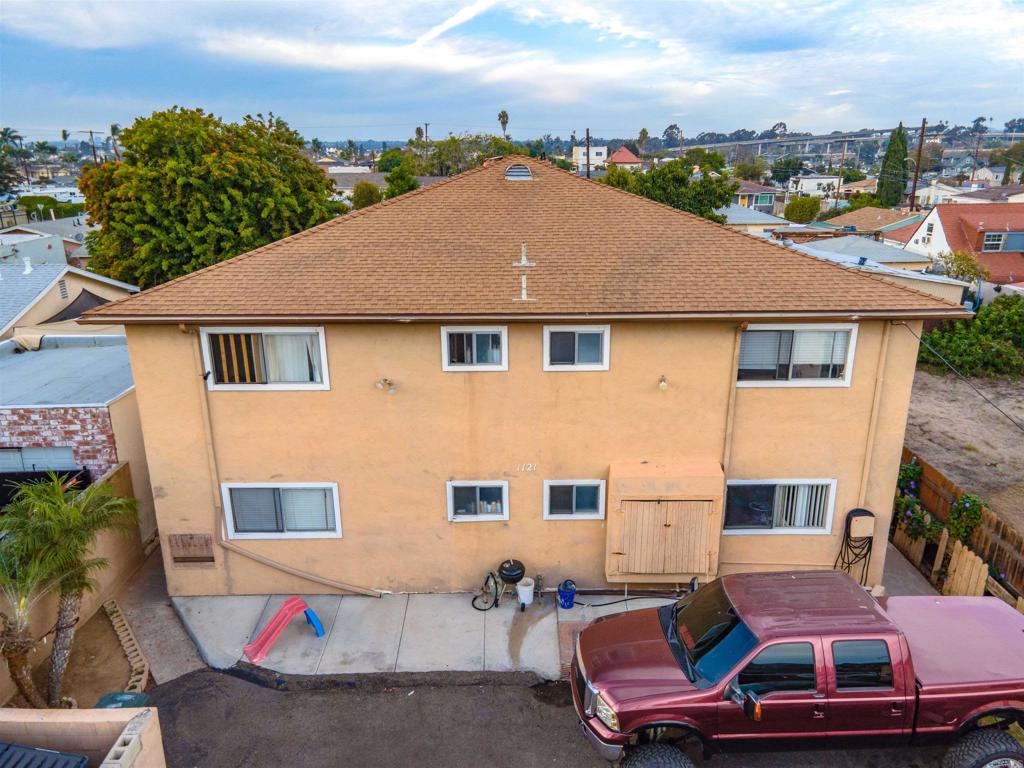 1121 E 6TH