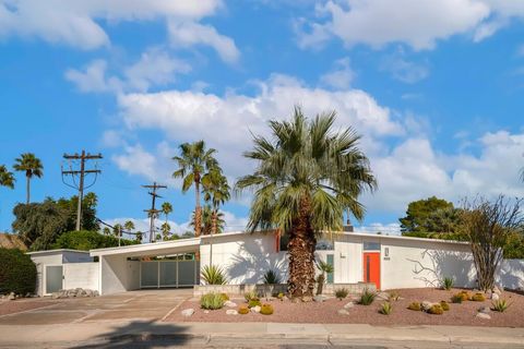 Photo of 302 E Racquet Club Road, Palm Springs, CA 92262 (MLS # 219140783DA)
