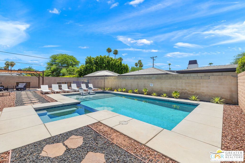 628 S Mountain View Drive