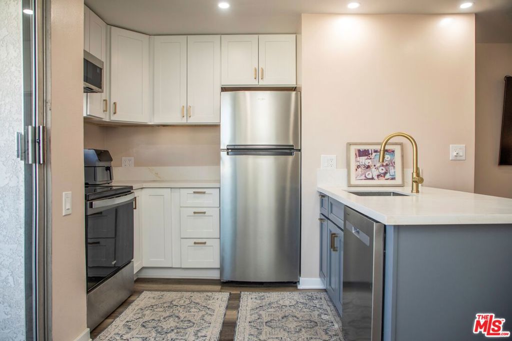 6151 Orange Street 215