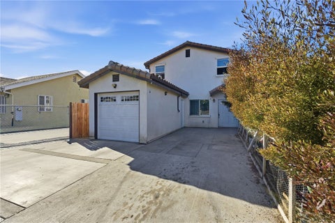Photo of 9577 Maie AVE, Los Angeles, CA 90002 (MLS # DW26192570)