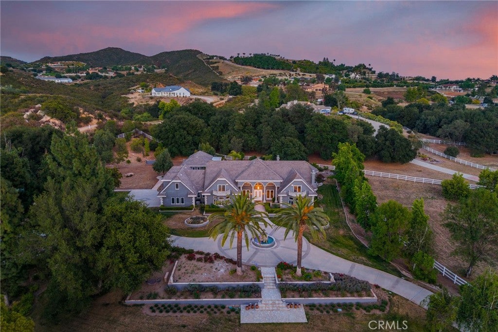 37954 Calle De Lobo