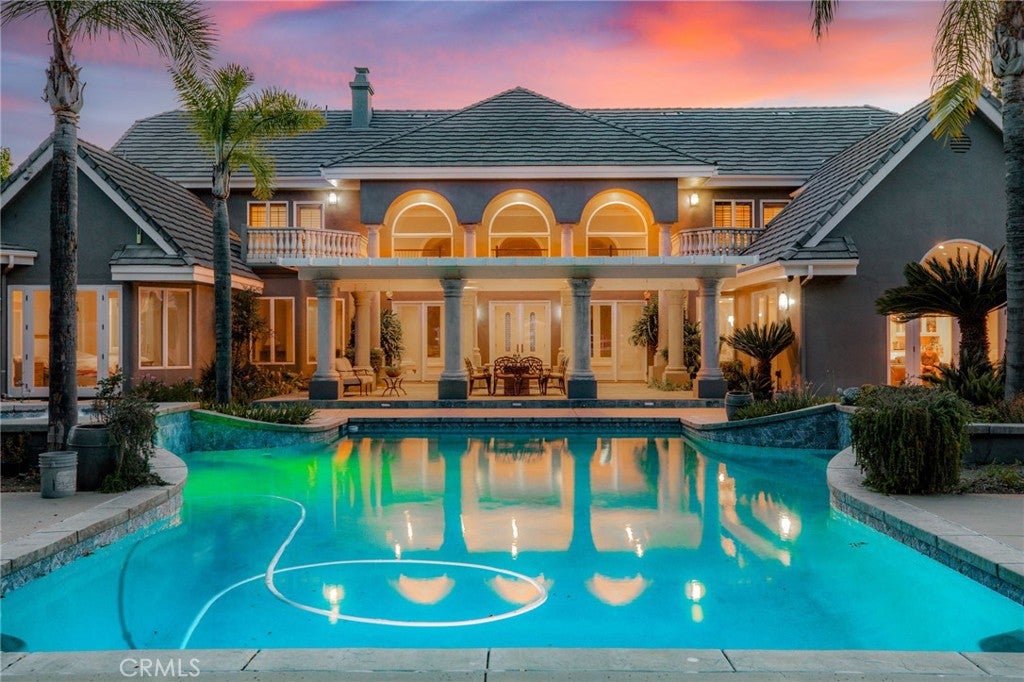 37954 Calle De Lobo