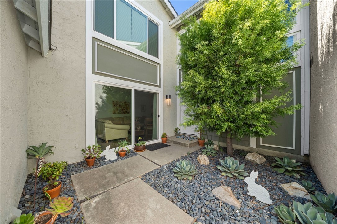 25061 SILVERLEAF LN
