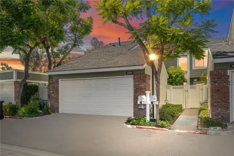 25061 Silverleaf Ln, Laguna Hills, CA 92653 - MLS#: OC25218323