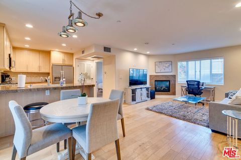 Photo of 3005 Grand Canal Court #3, Venice, CA 90291 (MLS # 25590025) Photo of 3005 Grand Canal Court #3, Venice, CA 90291 (MLS # 25590025)