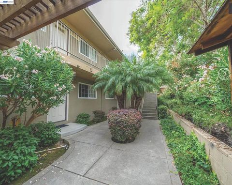 Photo of 106 E K St St, Benicia, CA 94510 (MLS # 41132386)