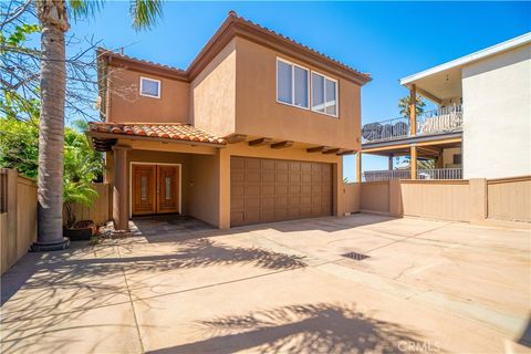 Photo of 709 N. Lucia Ave AVE #B, Redondo Beach, CA 90277 (MLS # SB26080319)